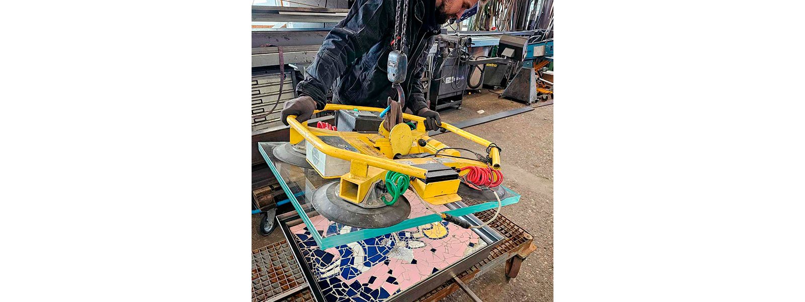 Irmaflisen sikret bag hrdet glas